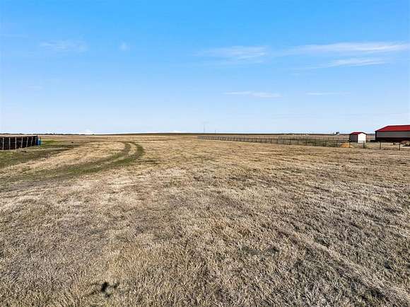 11.6 Acres of Land for Sale in Grandview, Texas