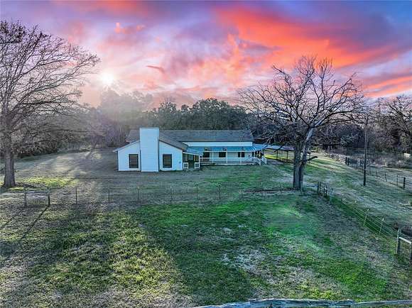 10.5 Acres of Land with Home for Sale in Fairfield, Texas