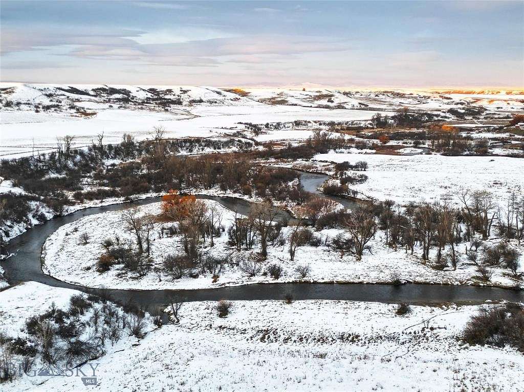 144 Acres of Land with Home for Sale in Lewistown, Montana