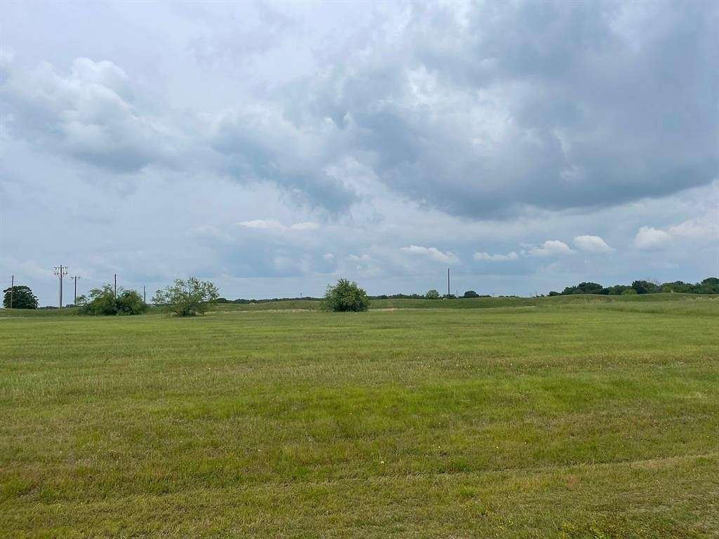 1.3 Acres of Residential Land for Sale in Corsicana, Texas