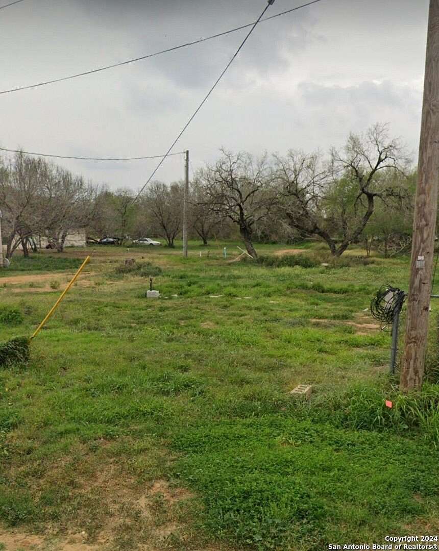 0.26 Acres of Residential Land for Sale in Jourdanton, Texas