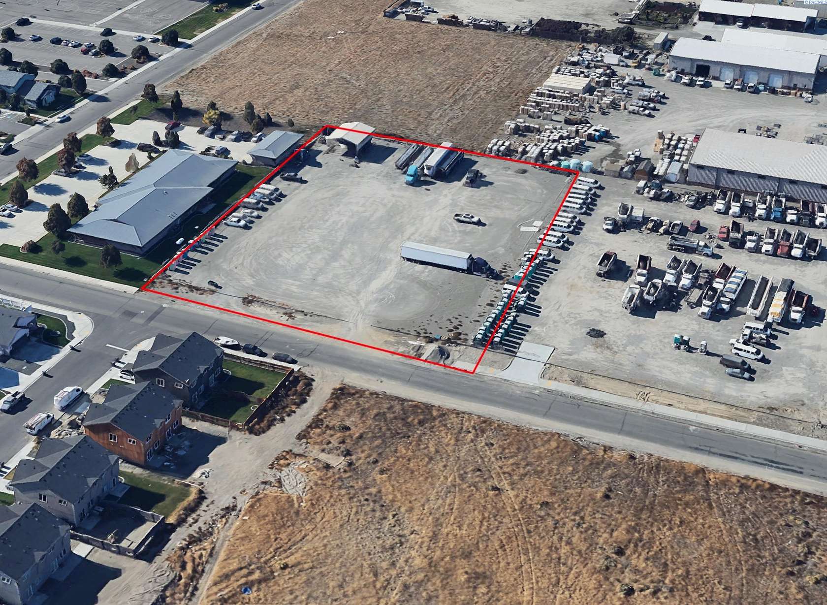 1.7 Acres of Commercial Land for Sale in Pasco, Washington
