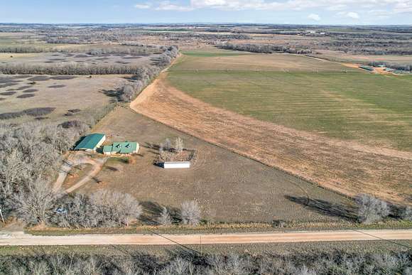 4 Acres of Land with Home for Sale in Sayre, Oklahoma