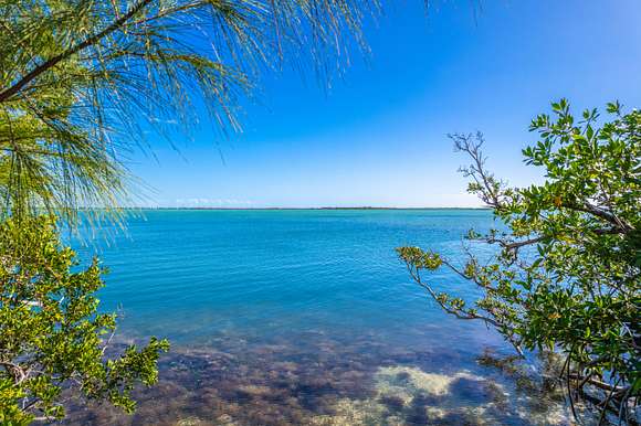 Commercial Land for Sale in Saddlebunch Keys, Florida
