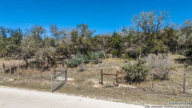 15 Acres of Land for Sale in Comfort, Texas