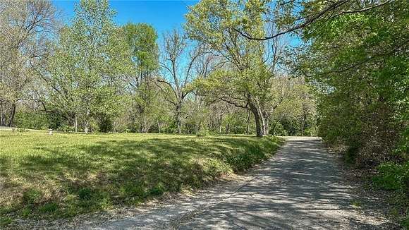 5.3 Acres of Land with Home for Sale in Fayetteville, Arkansas