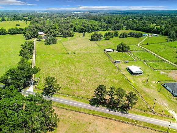 14.9 Acres of Land with Home for Sale in Morriston, Florida