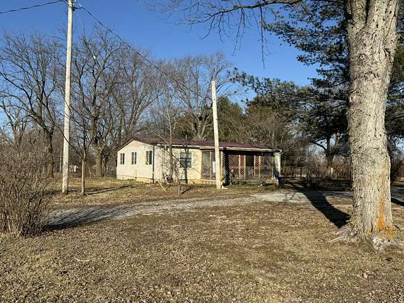 5 Acres of Land for Sale in Xenia, Illinois