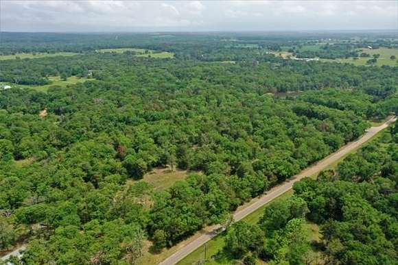 8.7 Acres of Residential Land for Sale in Fairfield, Texas