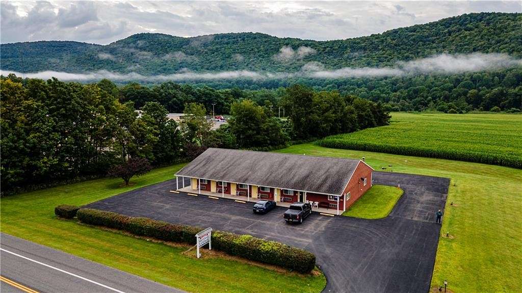 5 Acres of Improved Commercial Land for Sale in Walton, New York