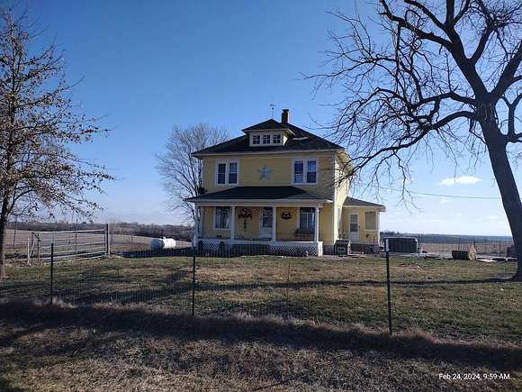 2.6 Acres of Residential Land with Home for Sale in Sigourney, Iowa
