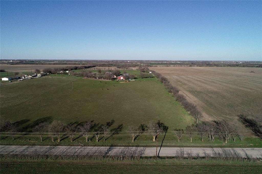 2 Acres of Land for Sale in Decatur, Texas