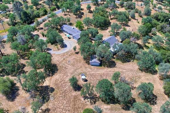 5.1 Acres of Land with Home for Sale in Mariposa, California