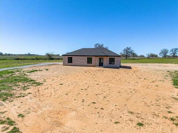 2.9 Acres of Residential Land with Home for Sale in Alvord, Texas