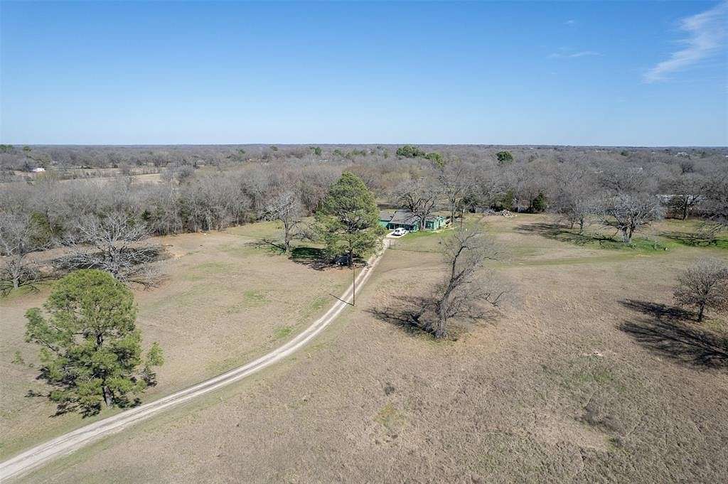 10 Acres of Residential Land with Home for Sale in Mabank, Texas