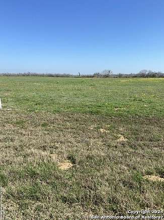 1.11 Acres of Residential Land for Sale in Floresville, Texas