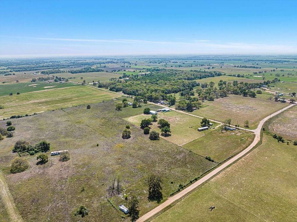 9 Acres of Residential Land for Sale in Rosebud, Texas