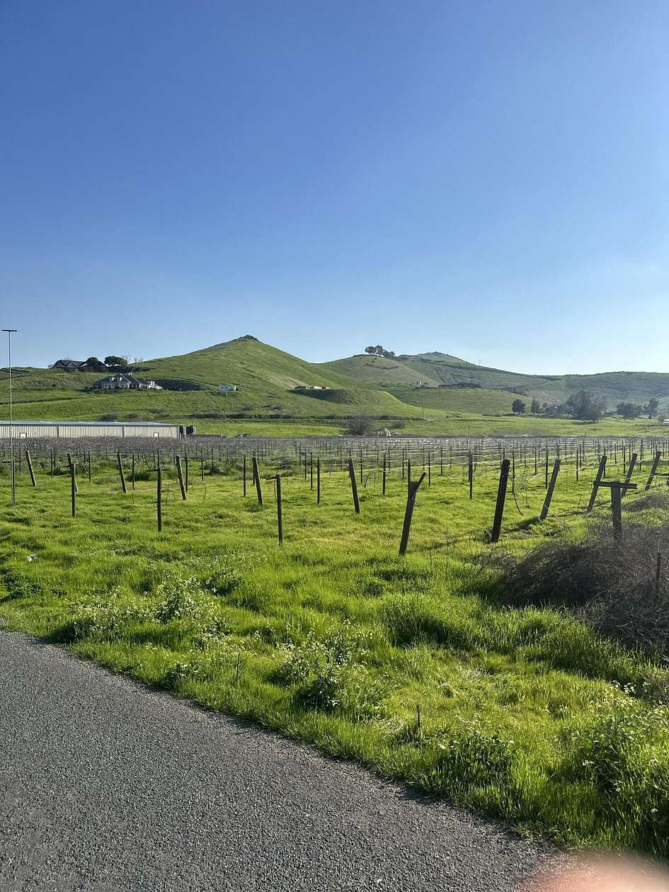 5 Acres of Land for Sale in Exeter, California