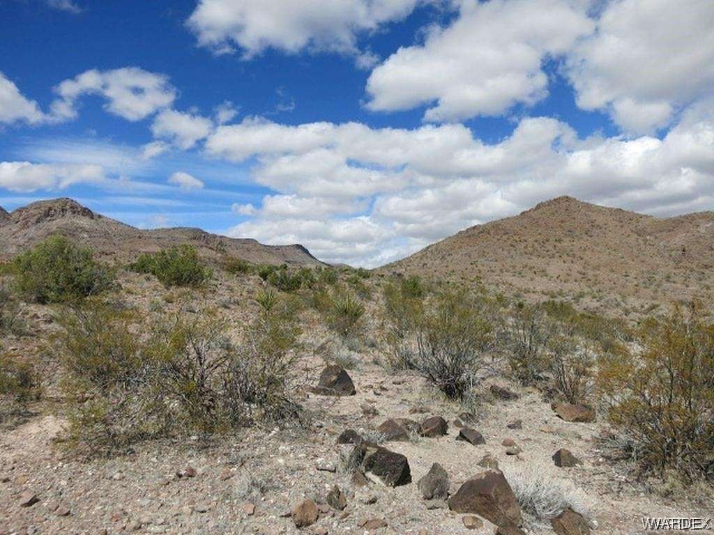 250 Acres of Agricultural Land for Sale in Golden Valley, Arizona