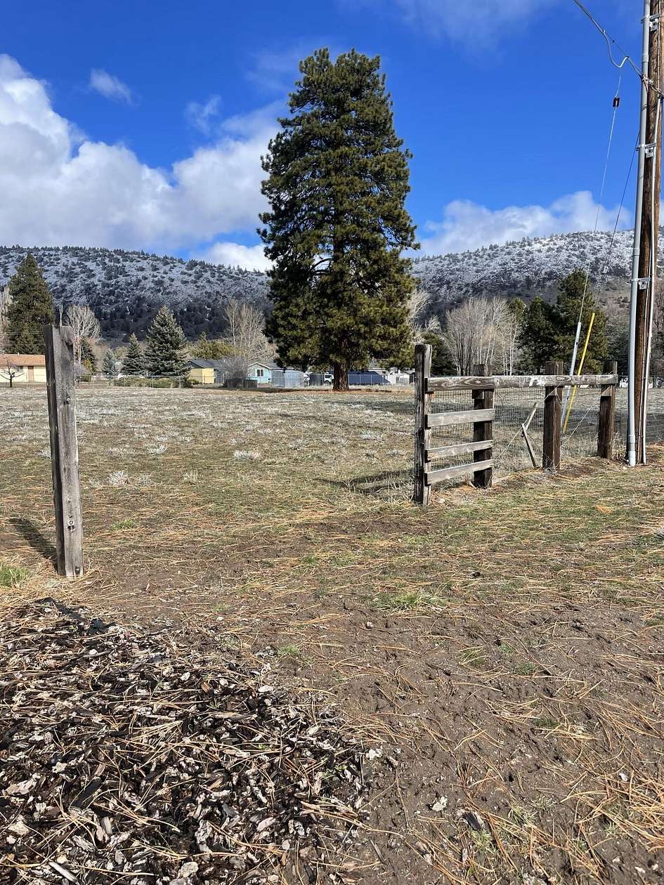 1.37 Acres of Residential Land for Sale in Klamath Falls, Oregon