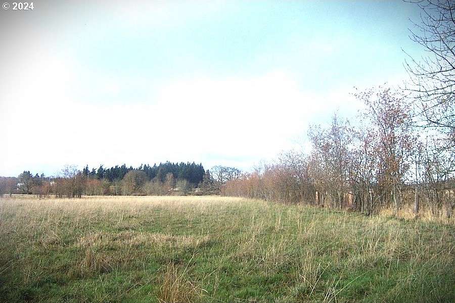 13.2 Acres of Land for Sale in Molalla, Oregon