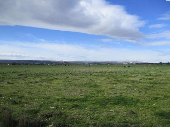 449.67 Acres of Agricultural Land for Sale in Touchet, Washington