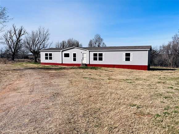 2.01 Acres of Residential Land with Home for Sale in Calumet, Oklahoma