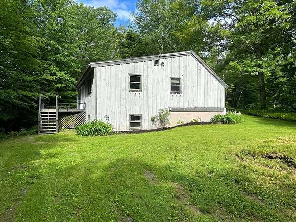 5.1 Acres of Residential Land with Home for Sale in Woodstock, Vermont