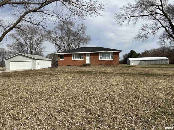 5 Acres of Residential Land with Home for Sale in Hillsdale, Illinois