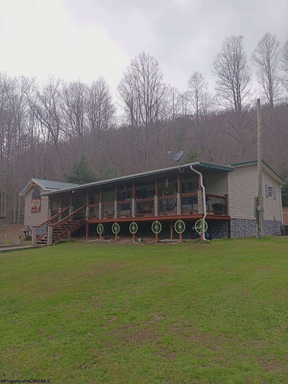 6.6 Acres of Residential Land with Home for Sale in Kanawha Head, West Virginia