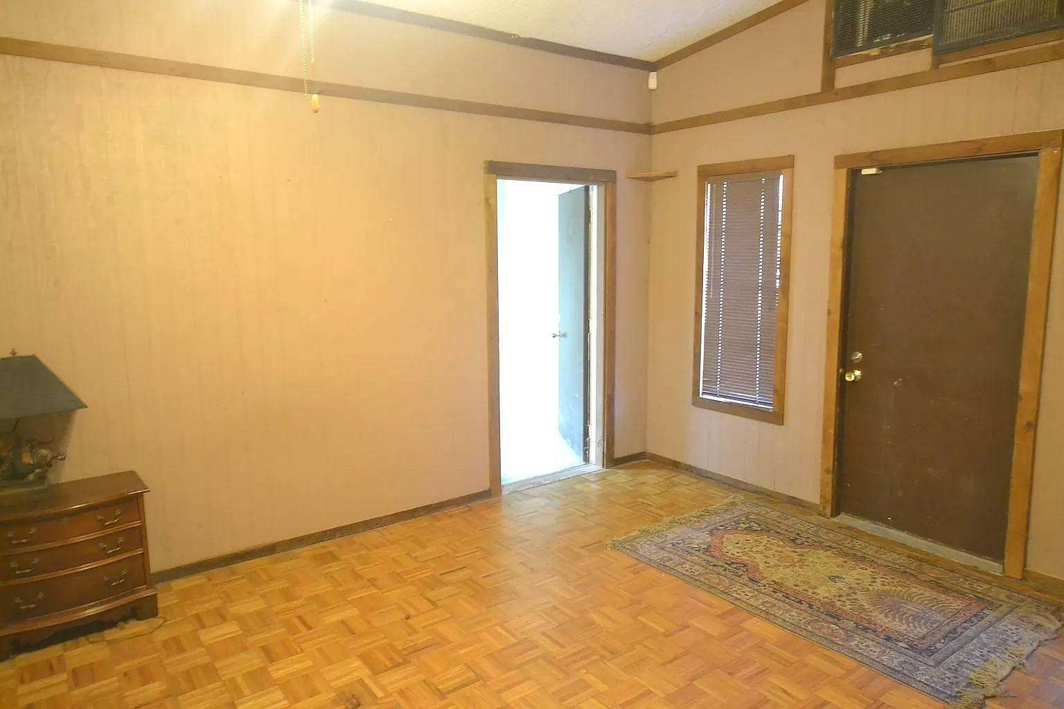 19.7 Acres of Land with Home for Sale in Magnolia, Arkansas