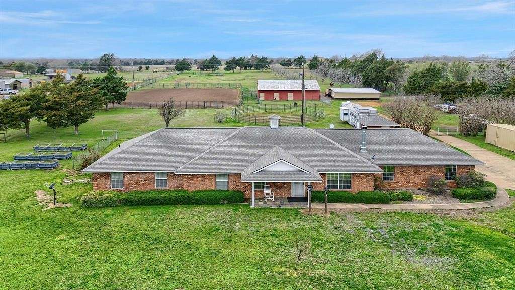 5.7 Acres of Land with Home for Sale in Pottsboro, Texas