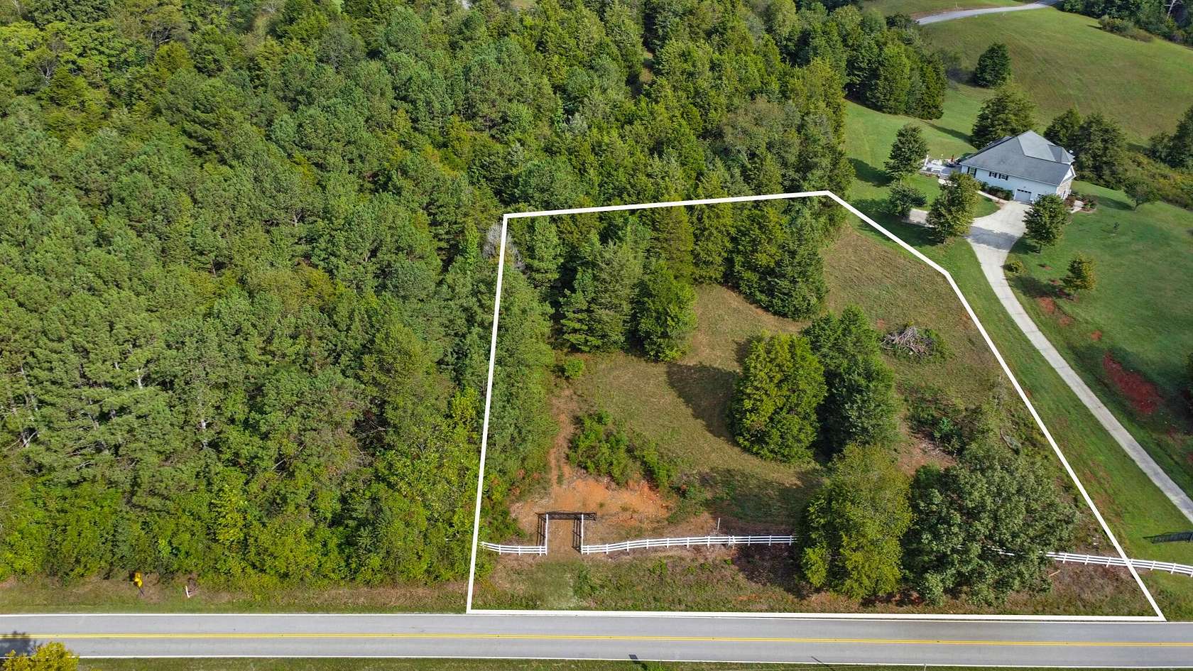 1.5 Acres of Residential Land for Sale in Decatur, Tennessee