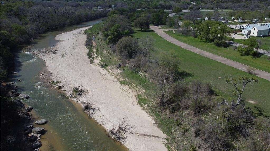 1.1 Acres of Residential Land for Sale in Glen Rose, Texas