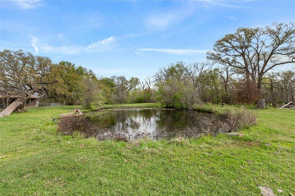 29.3 Acres of Agricultural Land with Home for Sale in Kemp, Texas