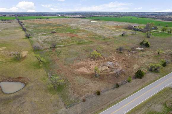 25 Acres of Recreational Land & Farm for Sale in Perry, Oklahoma