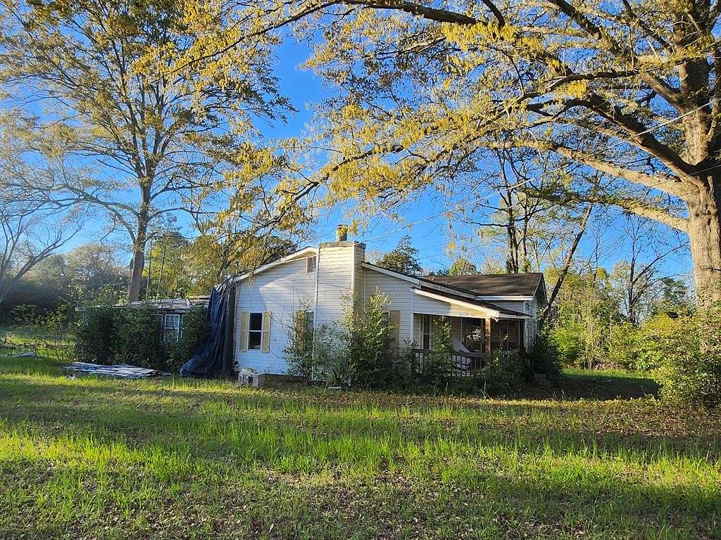 3 Acres of Residential Land with Home for Sale in Abbeville, Alabama