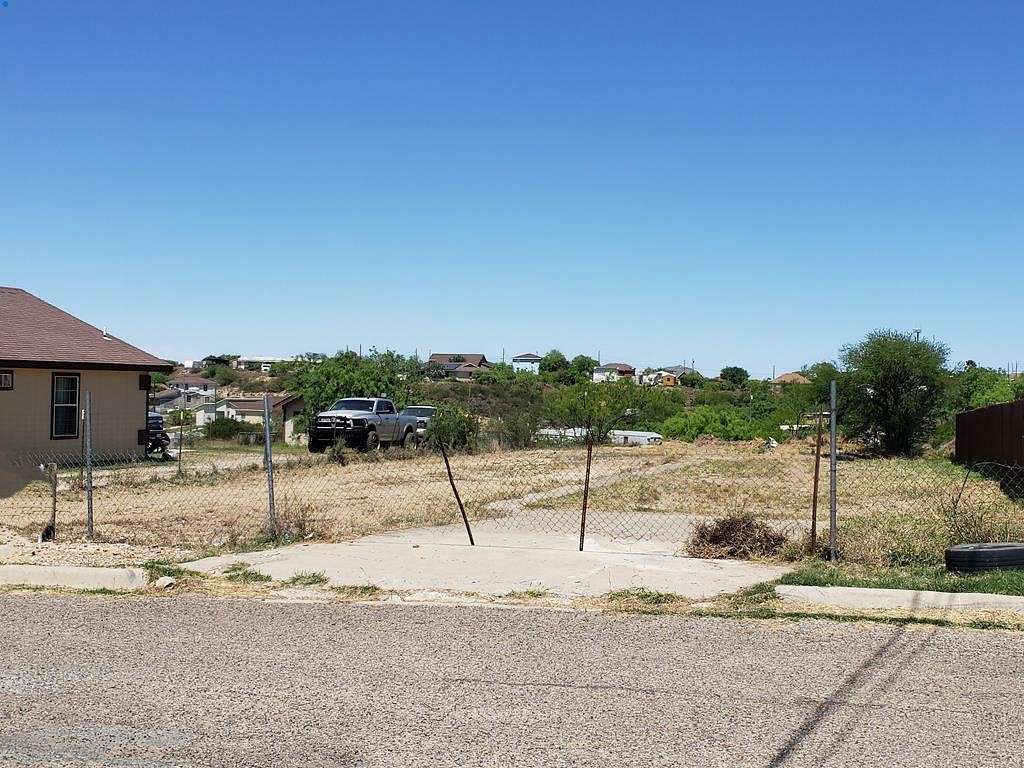 0.366 Acres of Residential Land for Sale in Eagle Pass, Texas