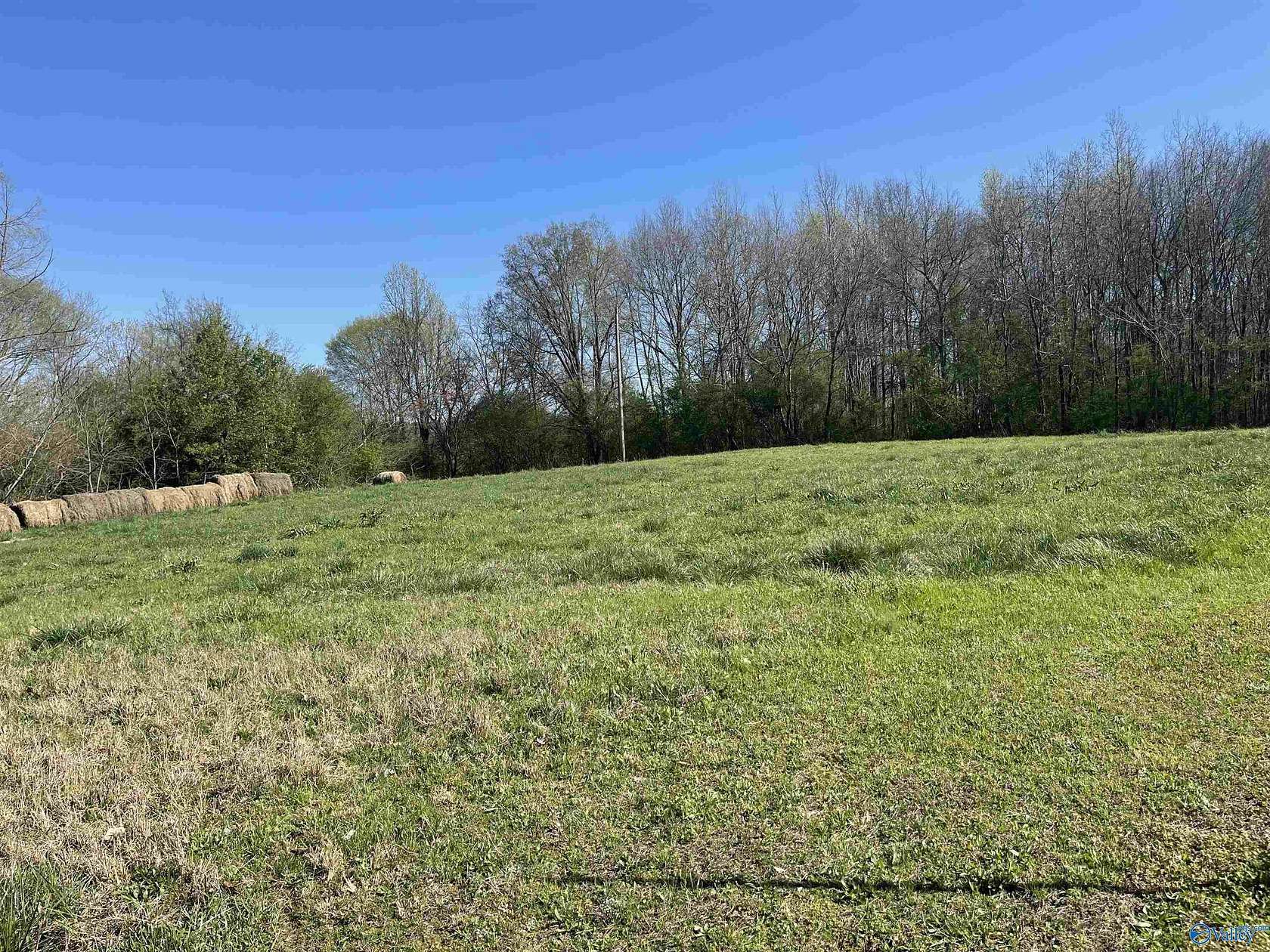 9.4 Acres of Land for Sale in Guntersville, Alabama