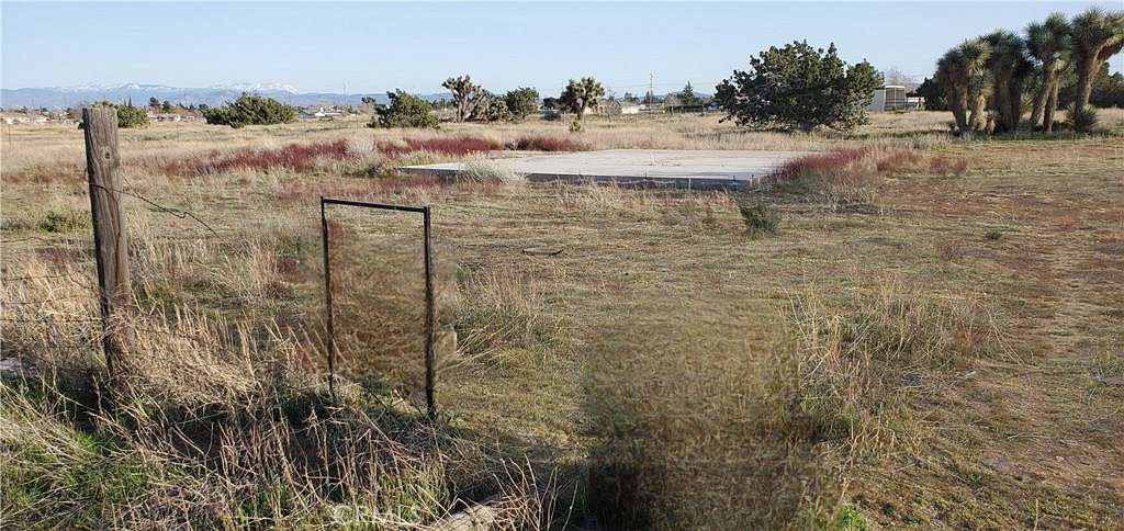 1.9 Acres of Residential Land for Sale in Oak Hills, California