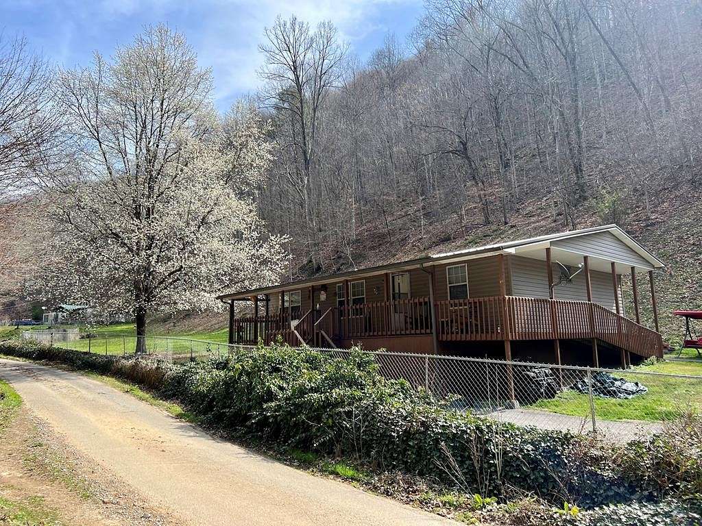 30 Acres of Land with Home for Sale in Pikeville, Kentucky