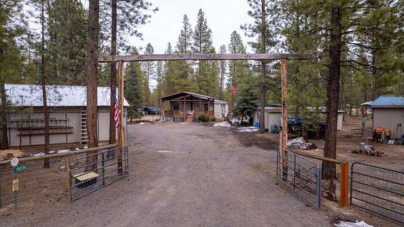 5 Acres of Residential Land with Home for Sale in La Pine, Oregon