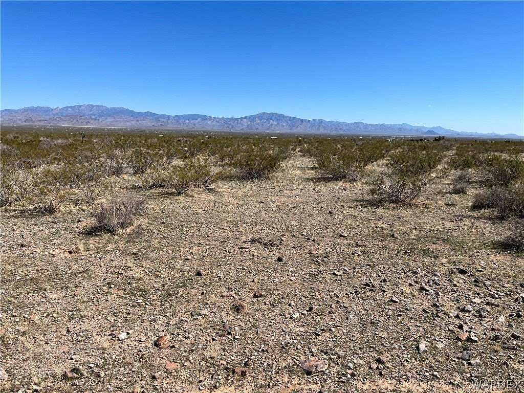 2.35 Acres of Land for Sale in Golden Valley, Arizona