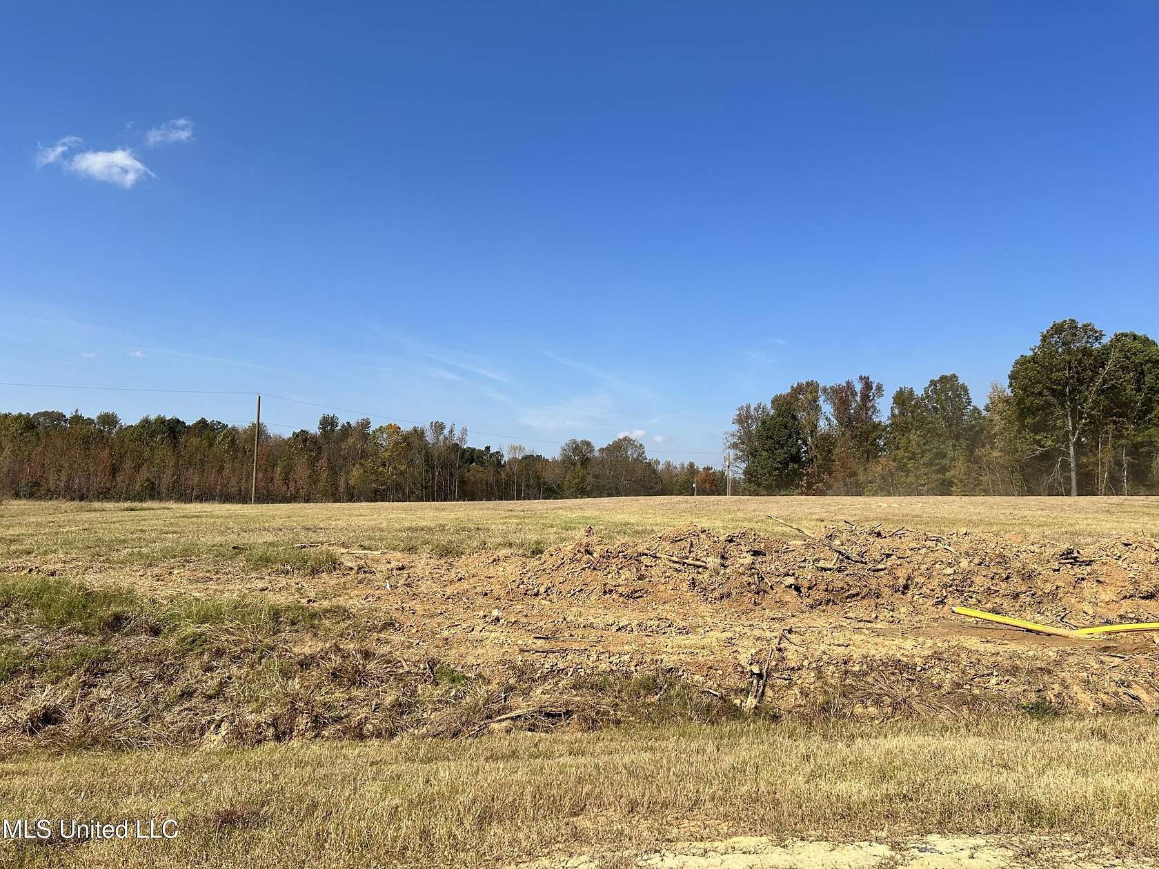 2.15 Acres of Land for Sale in Lake Cormorant, Mississippi