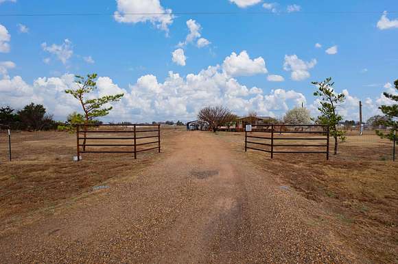 4.7 Acres of Residential Land with Home for Sale in Amarillo, Texas