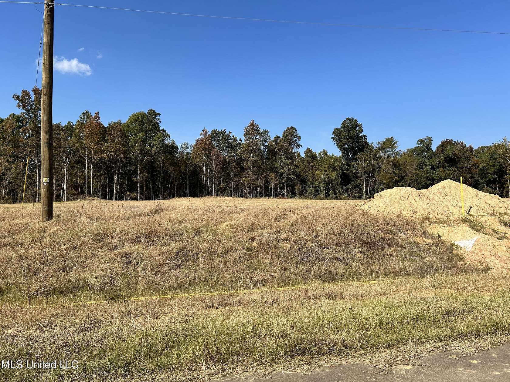 1.9 Acres of Land for Sale in Lake Cormorant, Mississippi