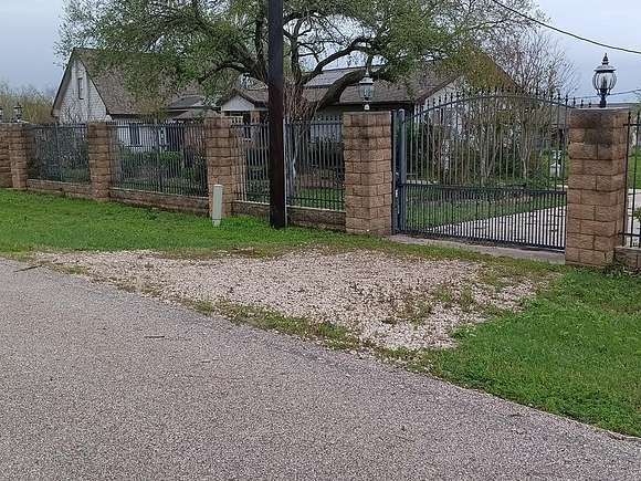15 Acres of Land with Home for Sale in Angleton, Texas