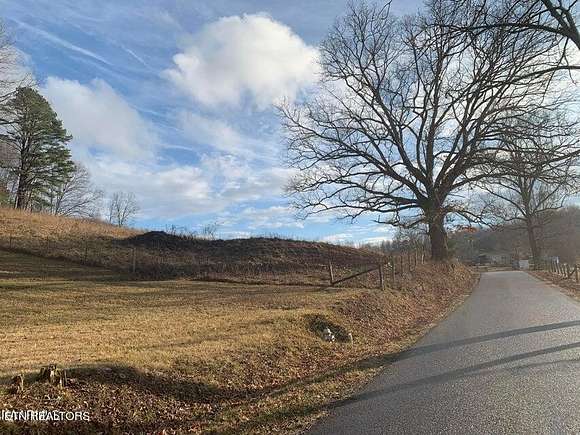 5 Acres of Land for Sale in Ewing, Virginia
