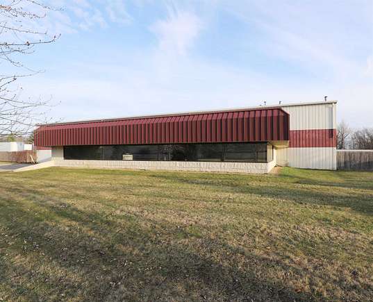 4.7 Acres of Improved Commercial Land for Sale in Flint, Michigan