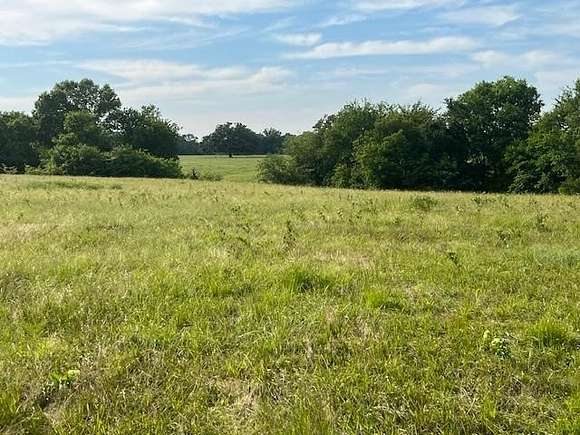 9.99 Acres of Residential Land for Sale in Paris, Texas